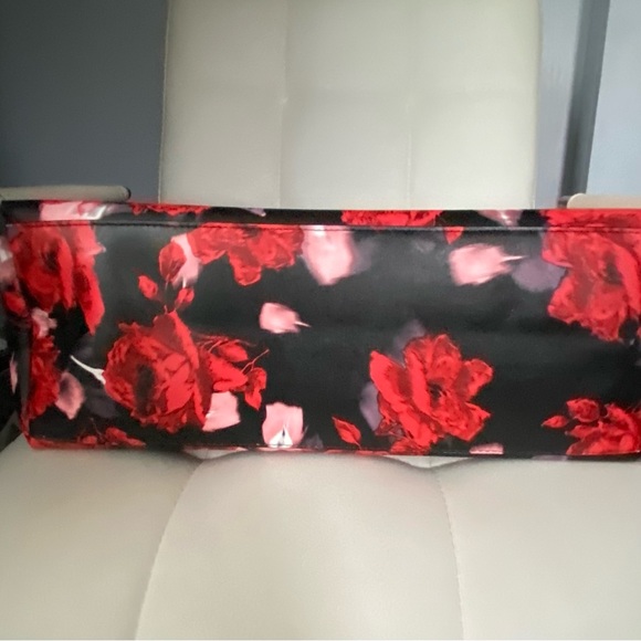 Victoria’s Secret Red Rose Tote Bag - Picture 7 of 11